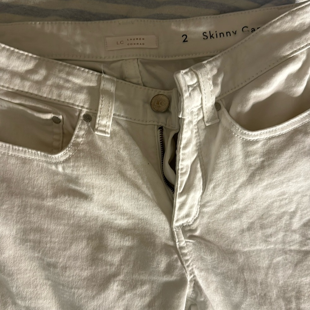 Lauren Conrad size 2 Skinny Capri whote